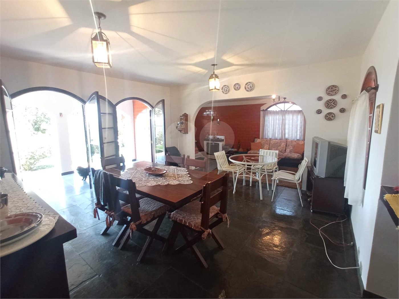 Casa à venda com 4 quartos, sendo 1 suíte, no condomínio Alpes da Cantareira, Mairiporã - SP