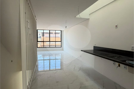 Sobrado à venda com 3 quartos, sendo 1 suíte, em Sítio da Figueira, São Paulo, SP