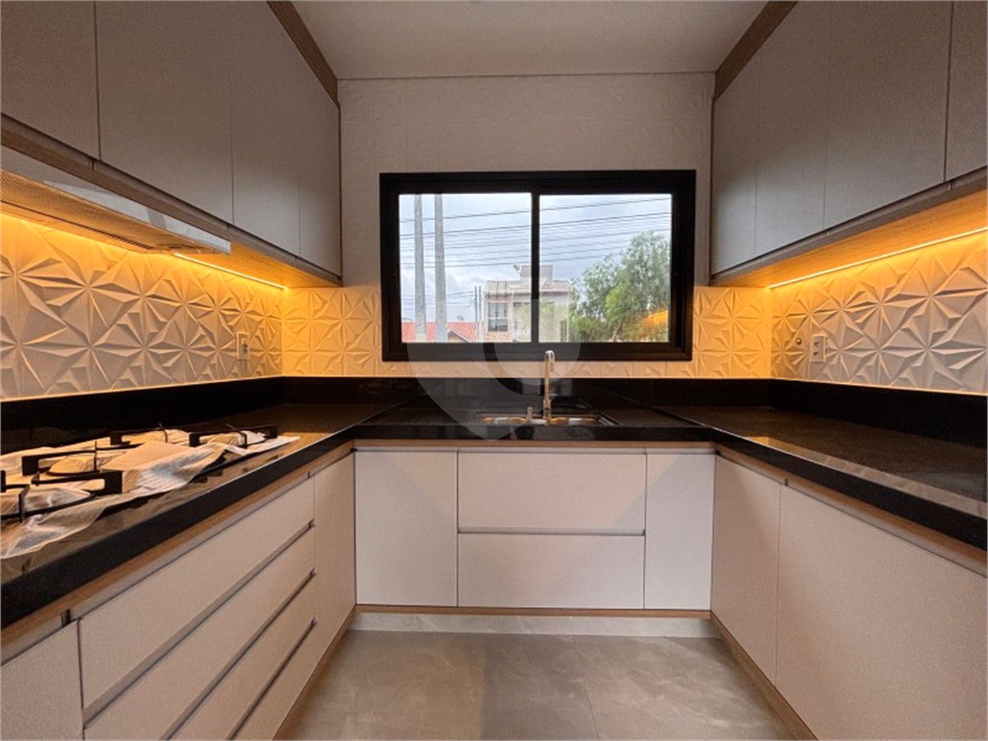 Casa à venda com 3 suítes no condomínio Vista Verde, Indaiatuba - SP