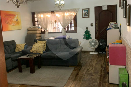 Casa à venda com 3 quartos, sendo 1 suíte, em Mogi Moderno, Mogi das Cruzes, SP