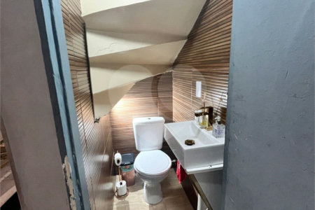 Casa em condomínio à venda com 2 quartos em Vila Araguaia, São Paulo, SP