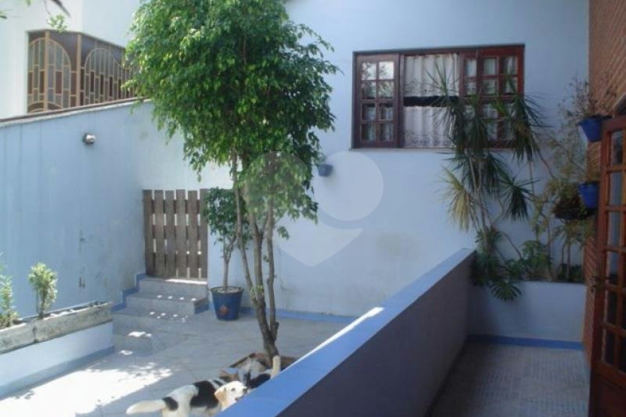 Sobrado à venda com 4 quartos, sendo 3 suítes, em Jardim São Bento, São Paulo, SP