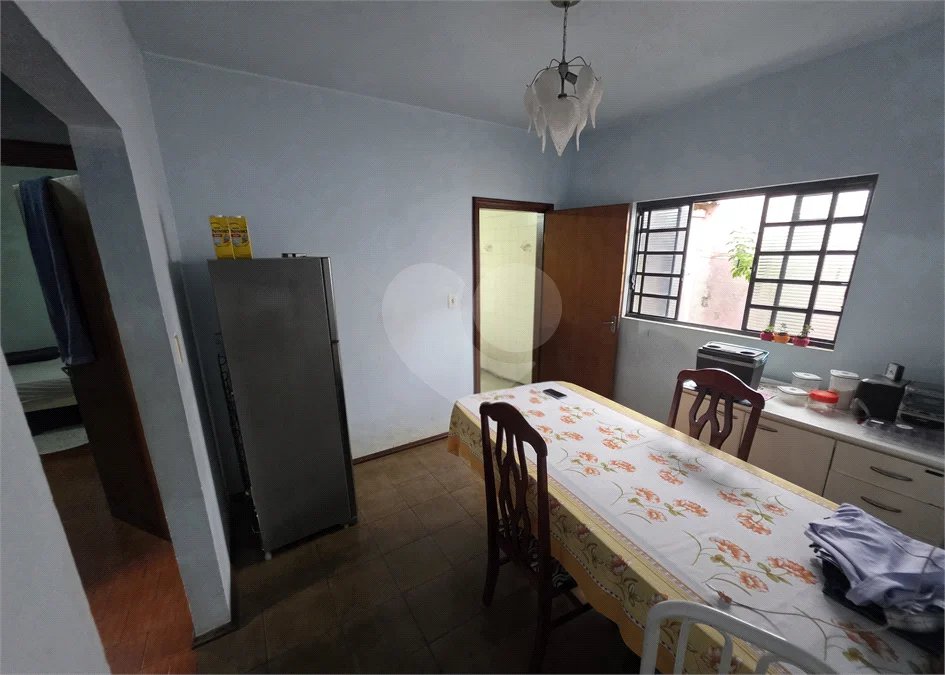 Casa térrea, 2 dormitórios com salão comercial Jd. Nova São Carlos