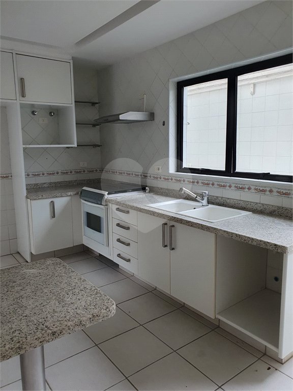 Casa à venda com 2 quartos, sendo 1 suíte,  no condomínio Flamboyant, São Paulo - SP