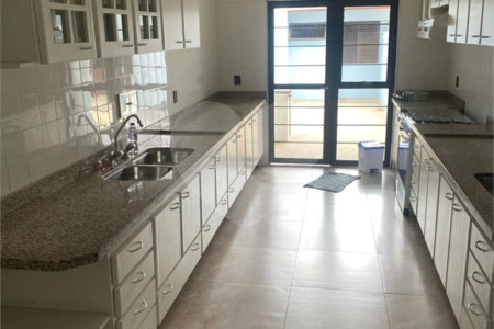 Casa à venda com 4 suítes no Centro, Itapetininga, SP
