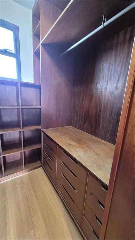 Apartamento à venda ou para alugar com 3 quartos, sendo 2 suítes, em Vila Romana, São Paulo, SP