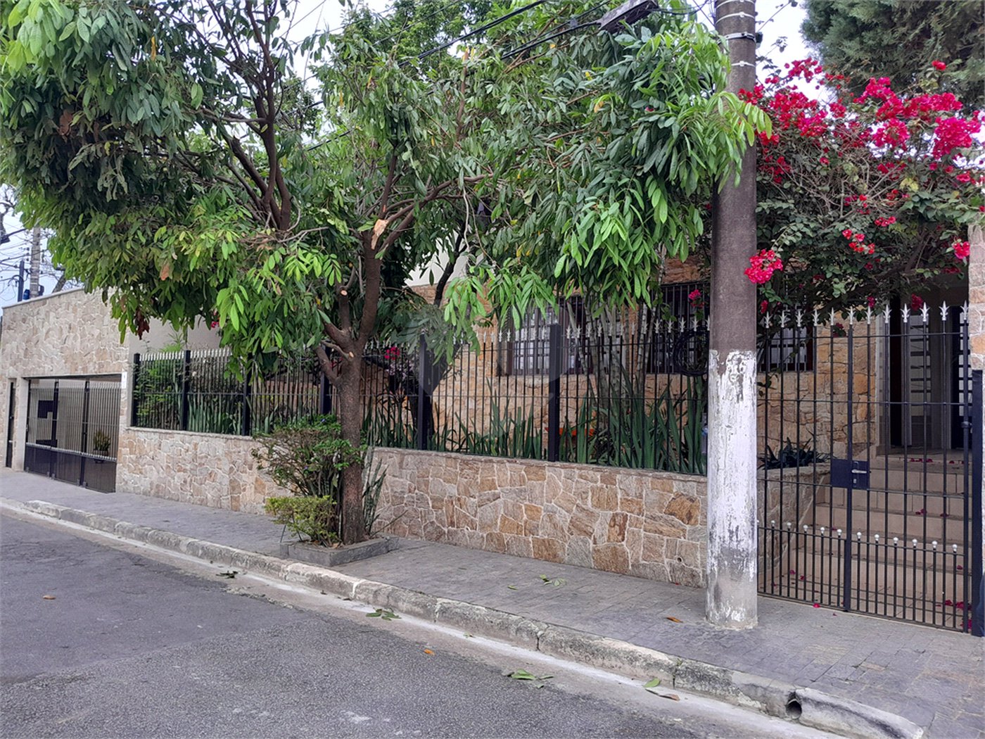 Casa Térrea à venda com 4 quartos, sendo 1 suíte, em Parque Continental, São Paulo, SP