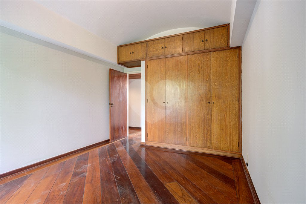 Sobrado à venda com 3 quartos, sendo 1 suíte,  em Granja Julieta, São Paulo, SP