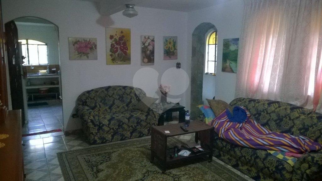 Casa à venda com 4 quartos, sendo 1 suíte, em Santa Teresinha, São Paulo, SP