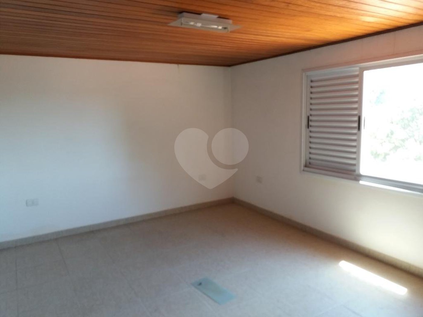 Sobrado à venda com 4 quartos, sendo 1 suíte, em Tremembé, São Paulo, SP
