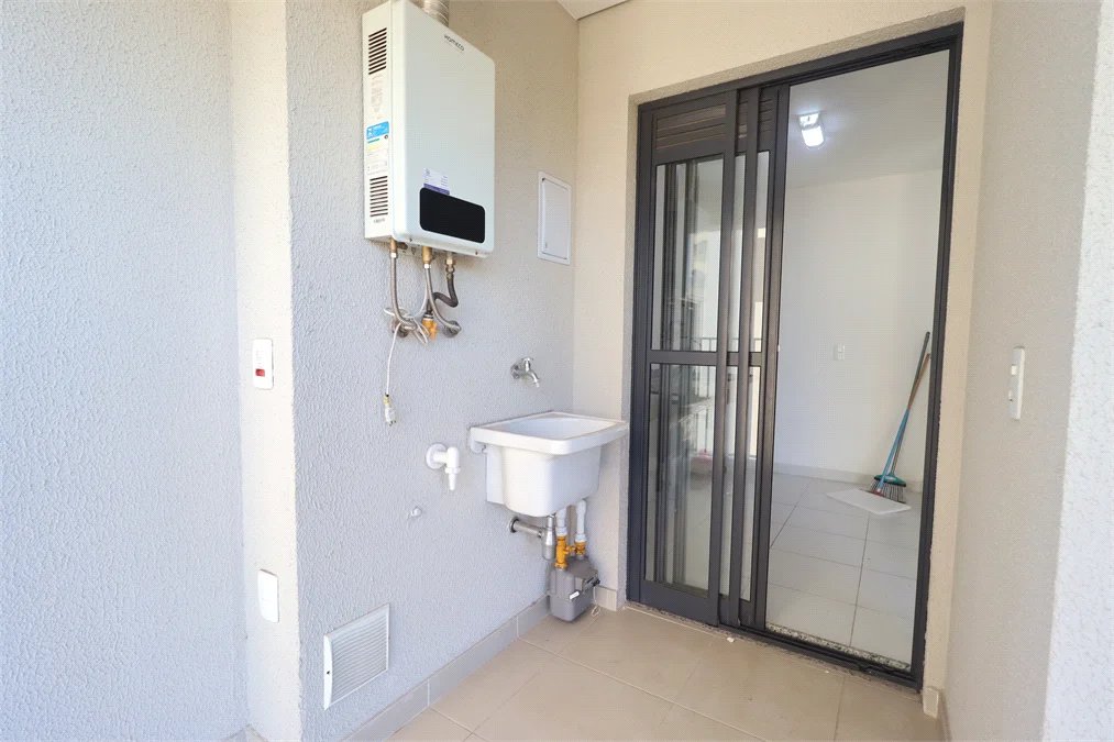 Apartamento à venda com 3 quartos, sendo 1 suíte, em Vila Anastácio, São Paulo, SP