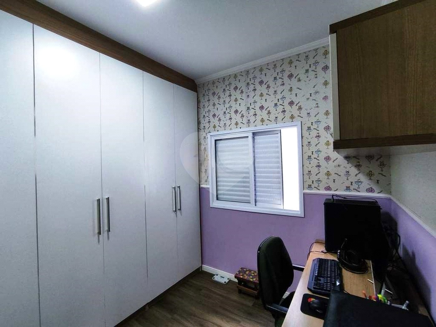 Sobrado à venda com 3 quartos, sendo 1 suíte,  em Residencial Colinas, Mogi das Cruzes, SP