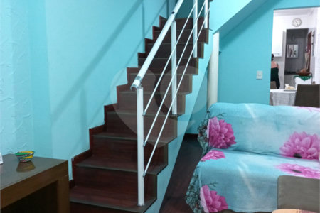 Sobrado à venda com 3 quartos, sendo 1 suíte,  em Vila Santo Estéfano, São Paulo, SP