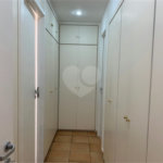 Apartamento à venda com 3 quartos, sendo 1 suíte, em Alto da Boa Vista, São Paulo, SP