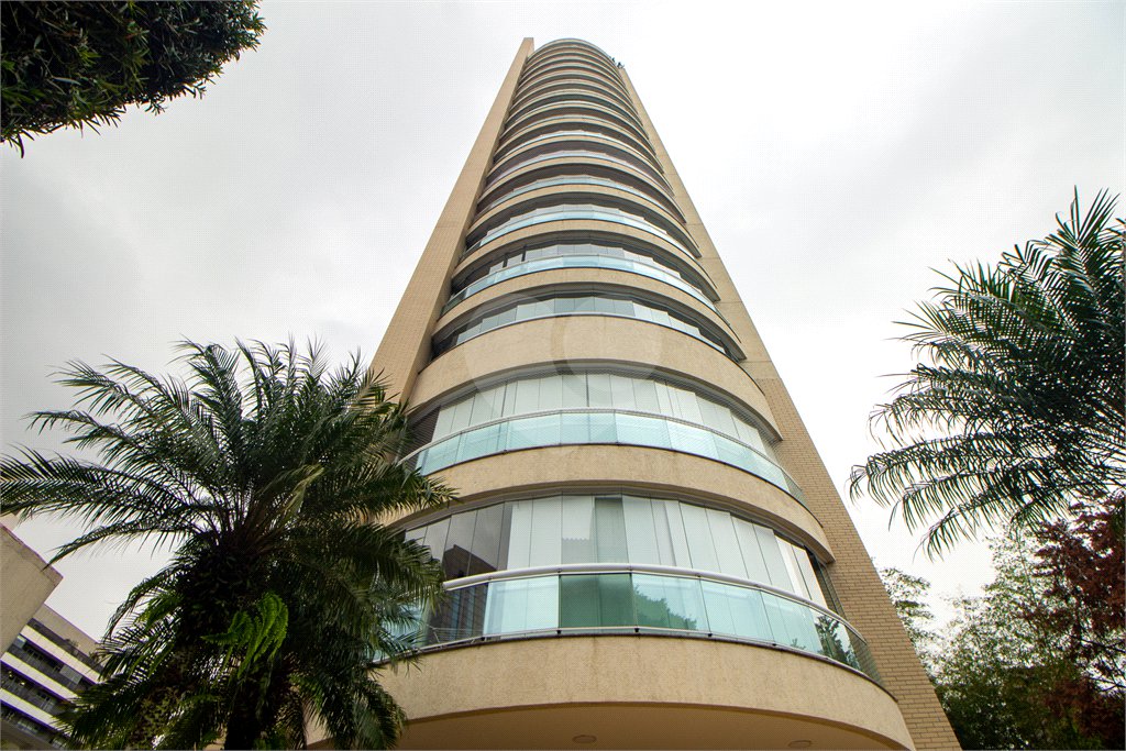 Apartamento de Alto Padrão à Venda na Vila Mariana com 190m², 3 Suítes e Vista para o Parque Ibirapuera