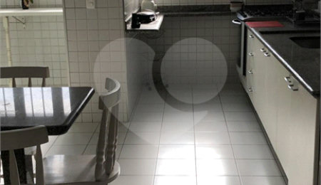 Apartamento à venda com 3 quartos, sendo 1 suíte,  em Vila Olímpia, São Paulo, SP