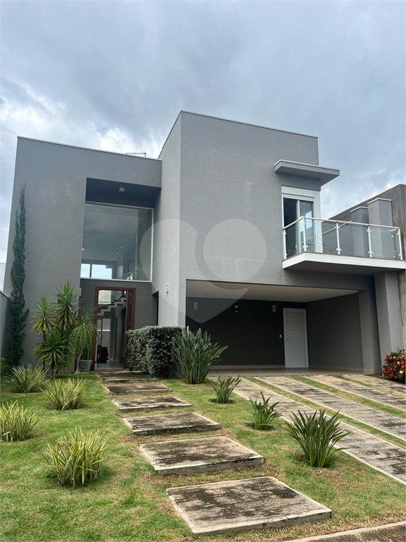Casa à venda com 3 suítes no condomínio Residencial Terra Nobre, Indaiatuba - SP