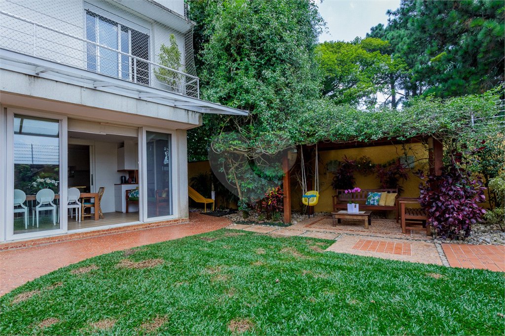 Casa à venda com 4 suítes no condomínio Las Cumbres, São Paulo - SP