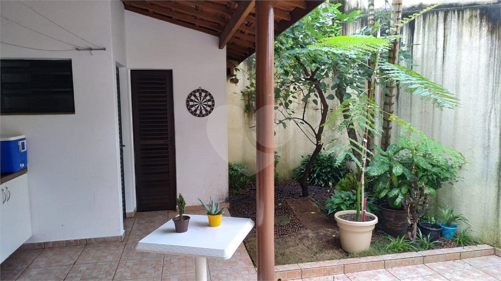 Sobrado à venda com 3 quartos, sendo 1 suíte, em Bosque da Saúde, São Paulo, SP