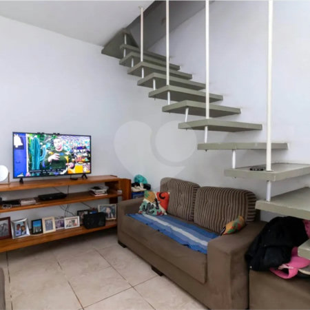 Sobrado à venda com 2 quartos, sendo 1 suíte, em Chora Menino, São Paulo, SP