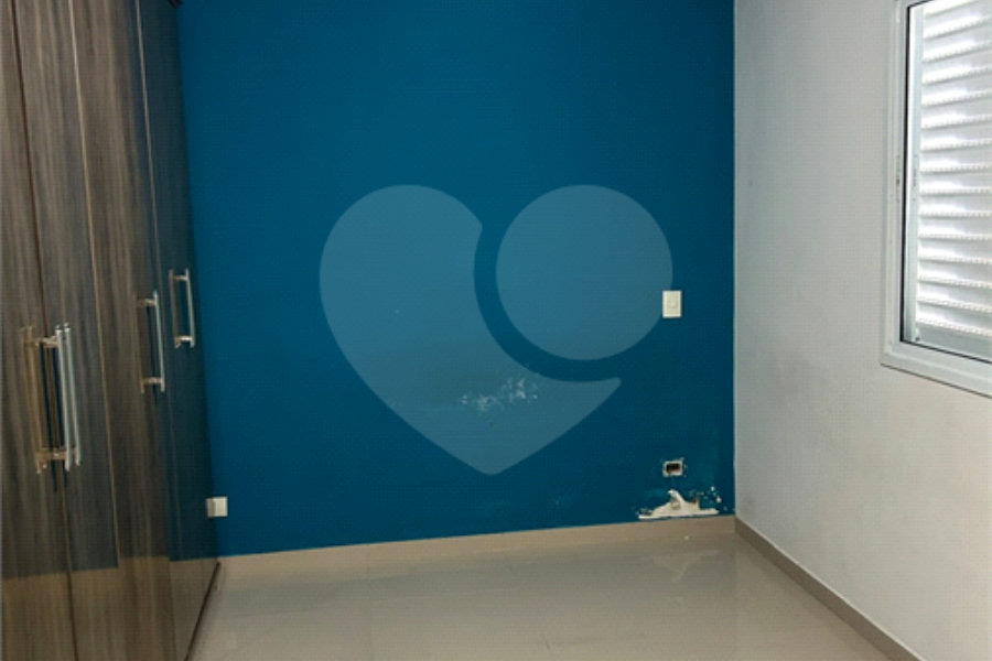 Casa à venda com 3 quartos, sendo 1 suíte,  no condomínio Village St. Louis, São Paulo - SP