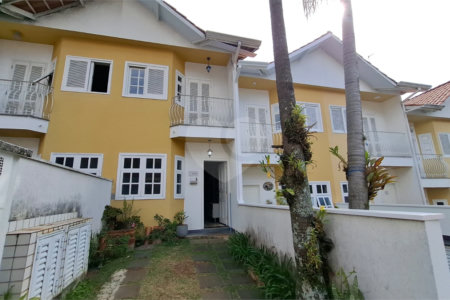 Casa à venda com 2 suítes no condomínio Village Palmas, São Paulo - SP