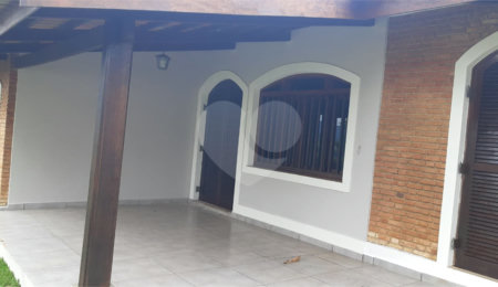 Casa à venda com 3 quartos, sendo 1 suíte,  em Vila Santista, Atibaia, SP