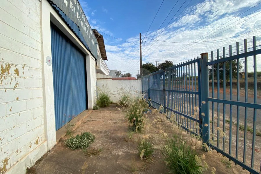 Terreno e Barracão comercial à venda ou locação, no bairro Santa Rosa - Piracicaba/SP.