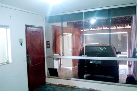 Sobrado à venda com 4 quartos, sendo 1 suíte,  em Jardim Alvinópolis, Atibaia, SP