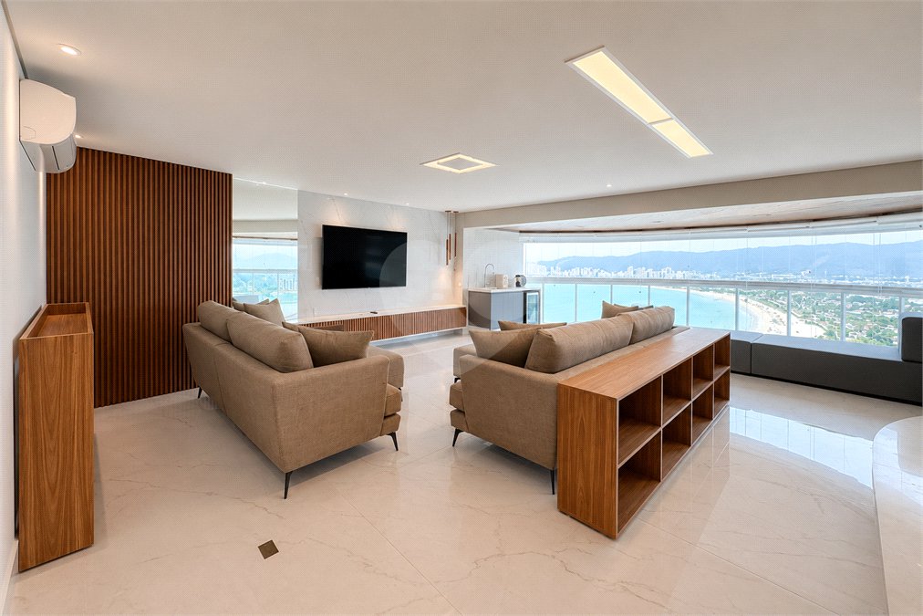 Apartamento à venda com 5 suítes em Parque Enseada, Guarujá, SP