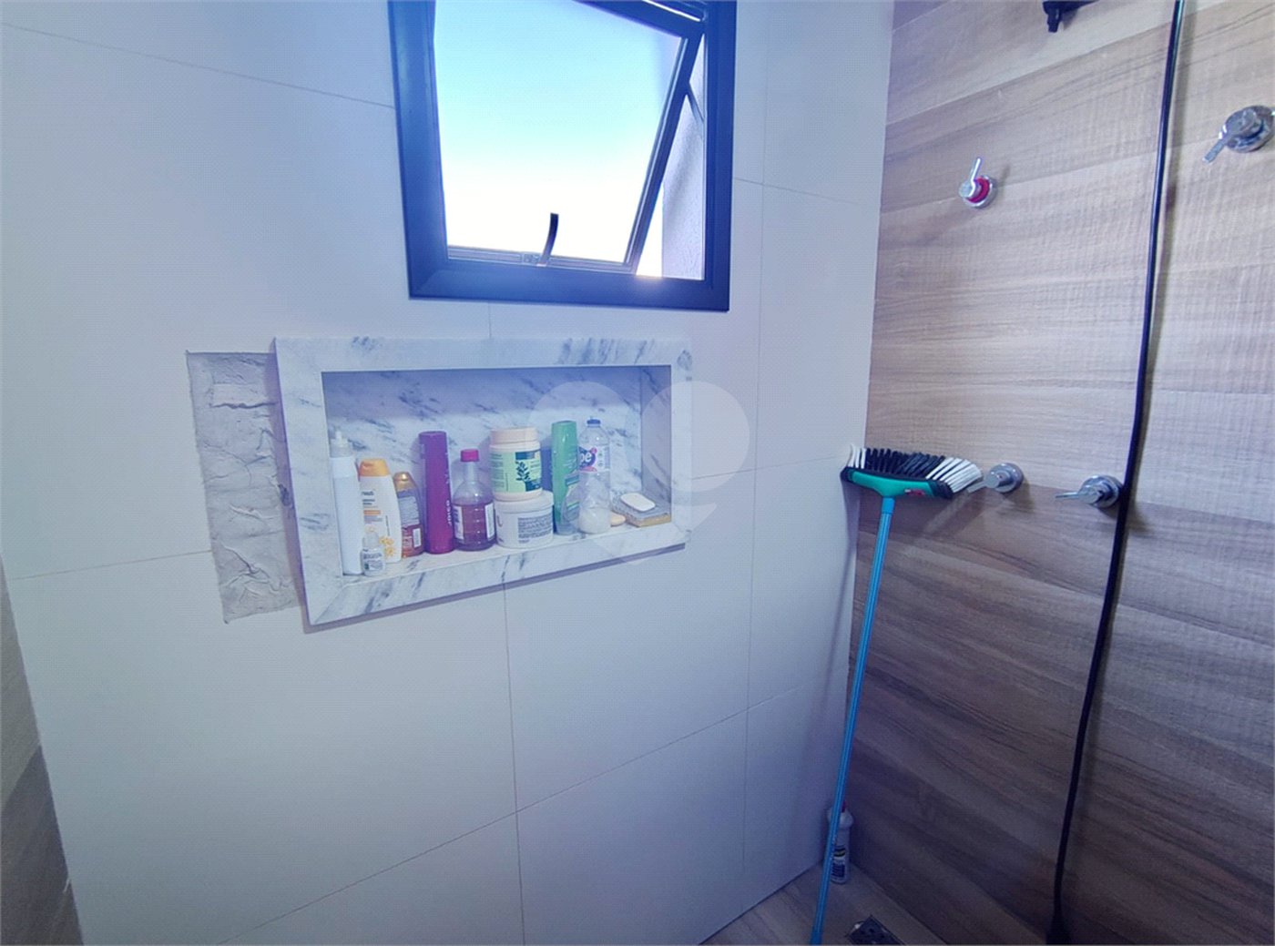 Casa à venda com 5 quartos, sendo 2 suítes, no condomínio Terras de Jundiaí, Jundiaí - SP