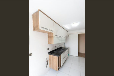 Apartamento à venda com 3 quartos, sendo 1 suíte, em Jardim Marajoara, São Paulo, SP