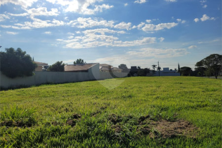 Terreno à venda no condomínio Village Ipanema 1, Araçoiaba da Serra - SP