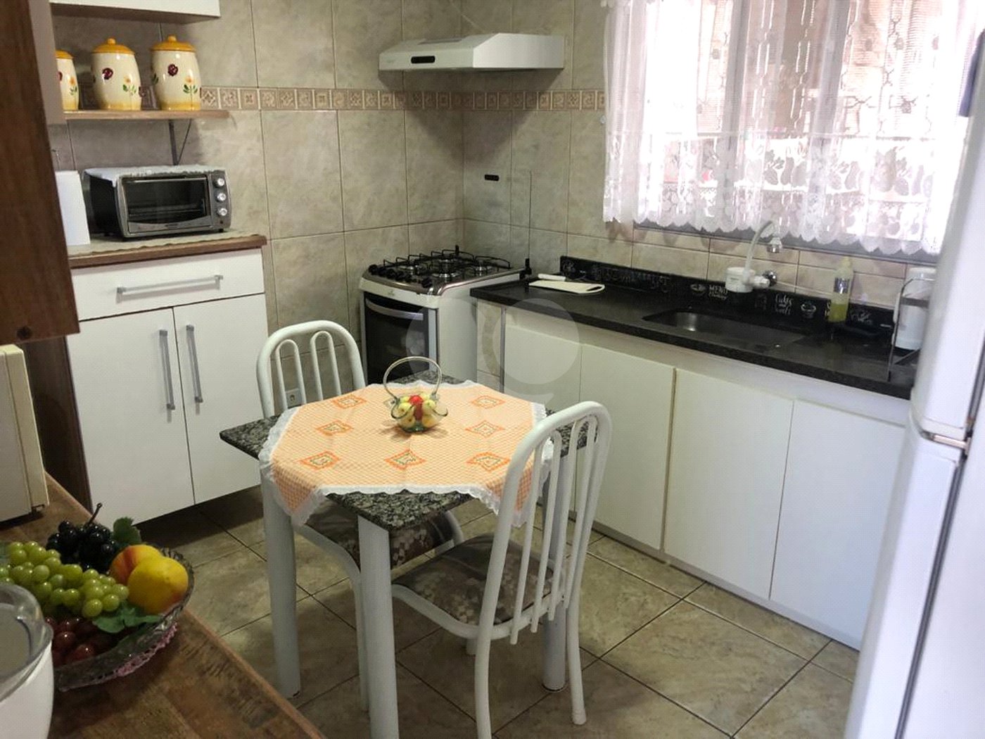 Casa à venda com 3 quartos, sendo 2 suítes,  em Jardim do Lago, Atibaia, SP