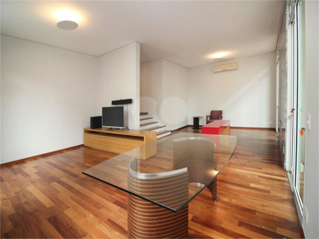Casa à venda com 3 suítes no condomínio Brooklin Hills, São Paulo - SP