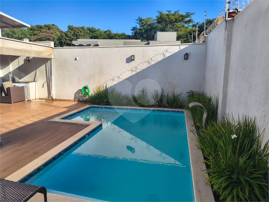 Casa à venda com 3 quartos, sendo 1 suíte, no condomínio Residencia Valencia - Ilha Turia, Ribeirão Preto - SP
