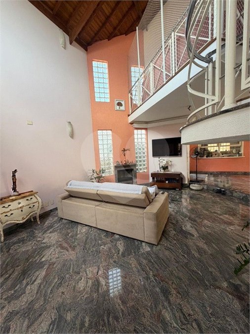Casa à venda com 4 quartos, sendo 2 suítes, no condomínio Milennium, Valinhos - SP