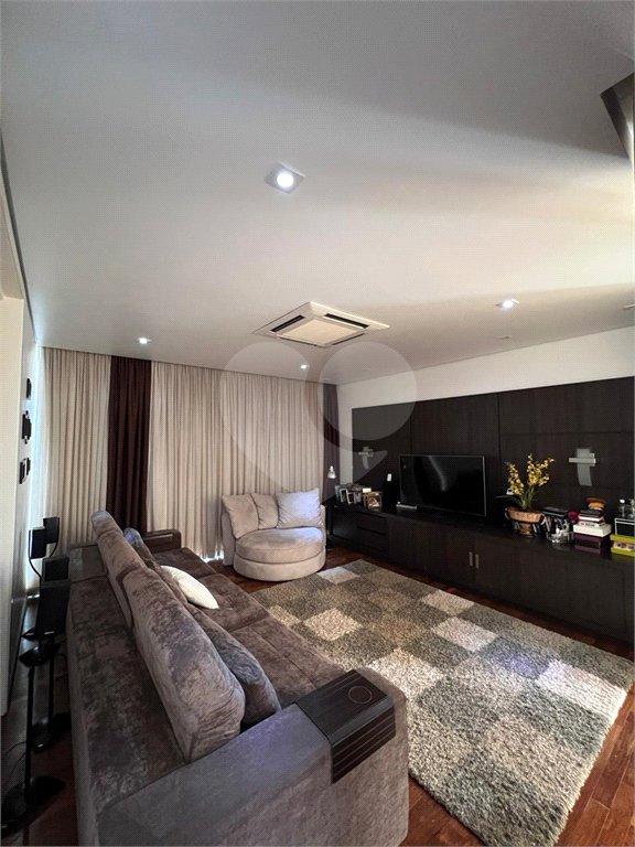 Casa à venda com 3 suítes no condomínio Residencial dos Lagos, Itupeva - SP