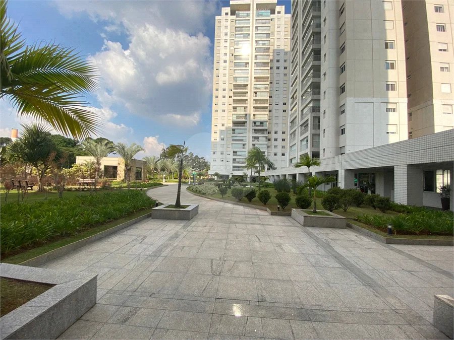 Apartamento à venda com 3 suítes em Jardim Marajoara, São Paulo, SP