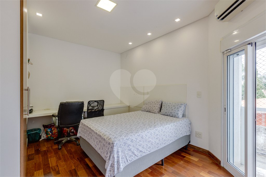 Sobrado à venda com 4 quartos, sendo 3 suítes, em Brooklin, São Paulo, SP