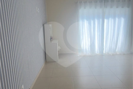 Casa à venda com 3 suítes no condomínio Lago da Serra, Araçoiaba da Serra - SP