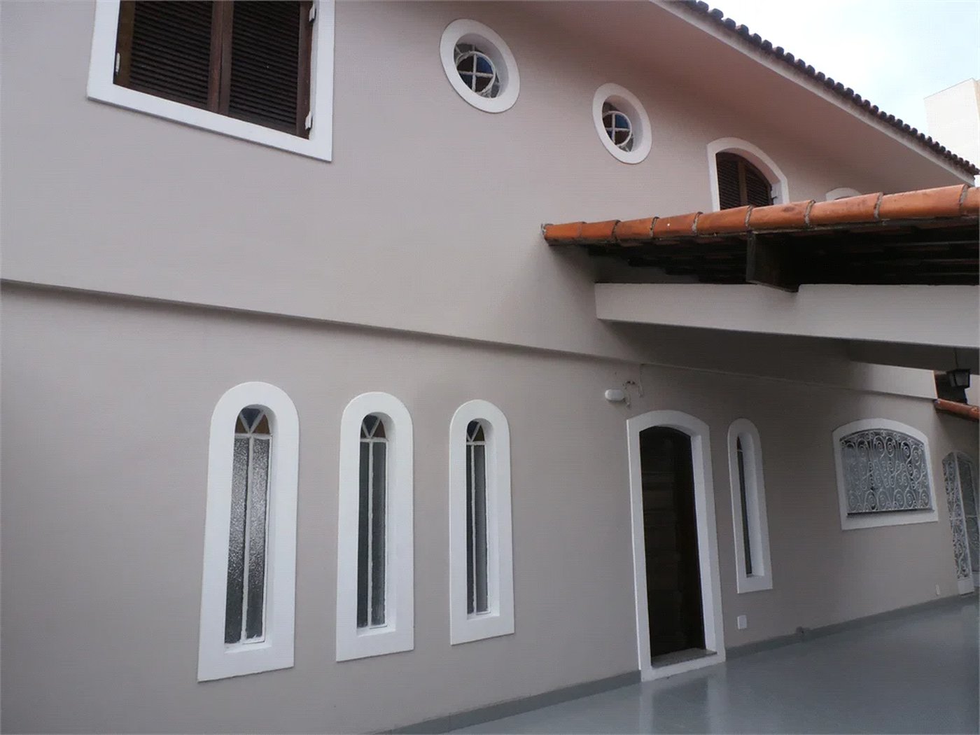 Sobrado à venda ou para alugar com 4 quartos, sendo 1 suíte,  em Vila Butantã, São Paulo, SP