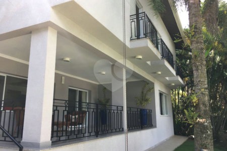 Casa à venda com 4 suítes no condomínio Estância Marambaia, Vinhedo - SP
