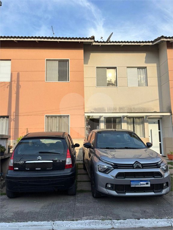 Casa à venda com 3 quartos, sendo 1 suíte, no condomínio Vila Nova Horizonte, Suzano - SP