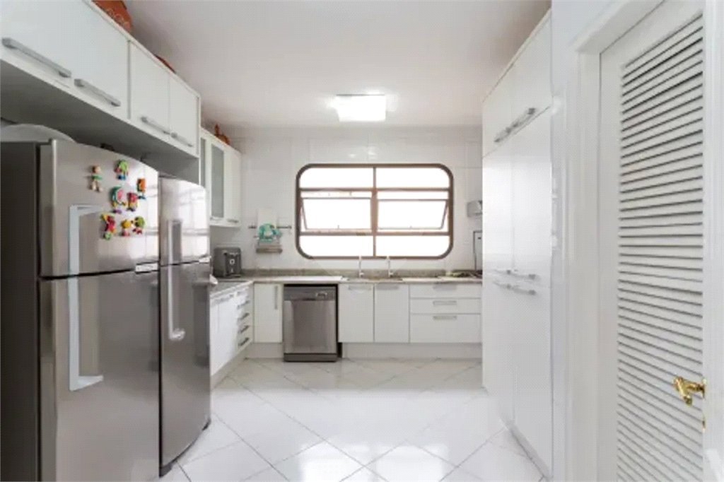Apartamento à venda com 4 quartos, sendo 3 suítes, em Itaim Bibi, São Paulo, SP
