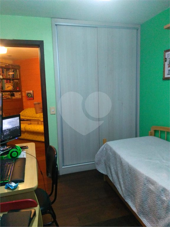 Casa Térrea à venda com 4 quartos, sendo 1 suíte, em Vila Guaca, São Paulo, SP