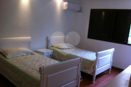 Apartamento à venda com 4 suítes em Real Parque, São Paulo, SP