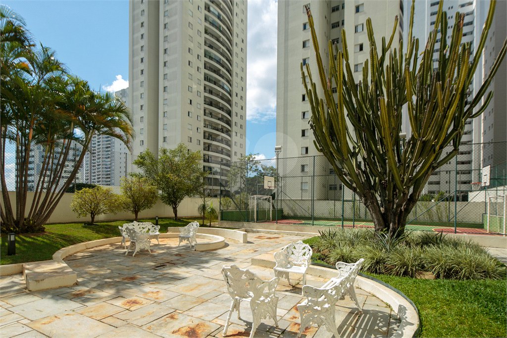 Apartamento à venda com 4 quartos, sendo 1 suíte, em Alto da Boa Vista, São Paulo, SP