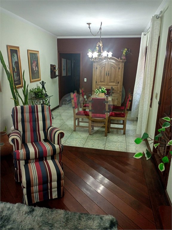 Sobrado à venda com 3 quartos em Jardim Colombo, São Paulo, SP