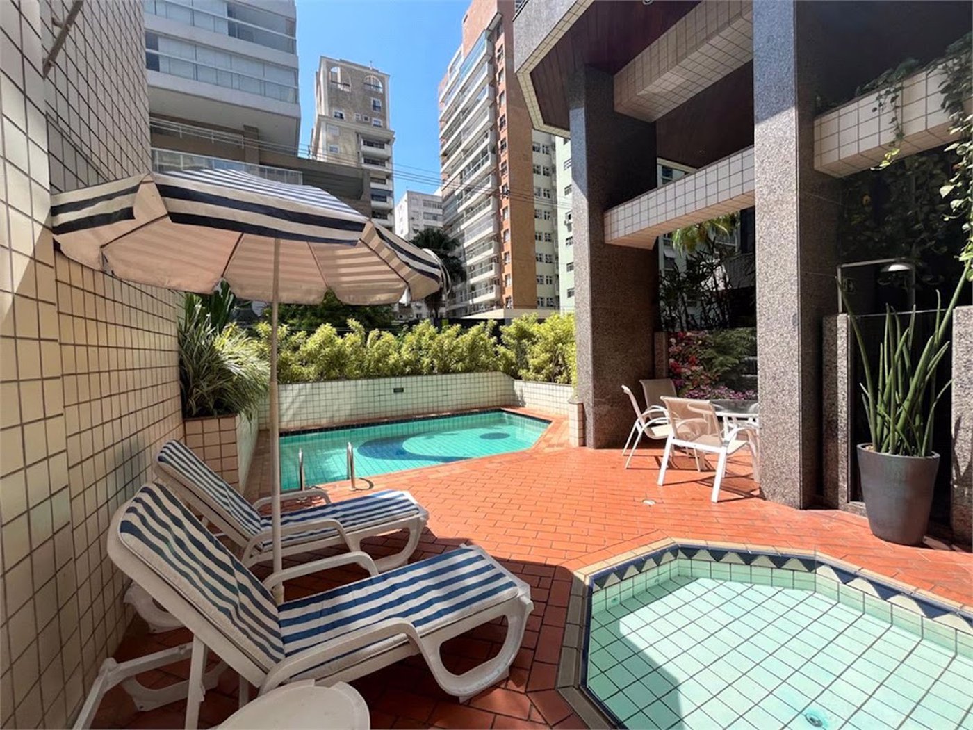 Apartamento Residencial à venda, Gonzaga, Santos - AP0854.